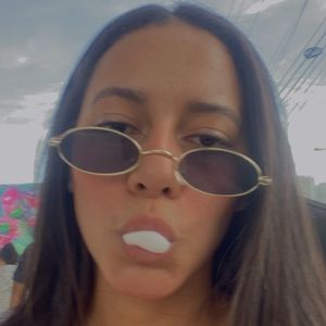 Meet your Posher, Eugenia